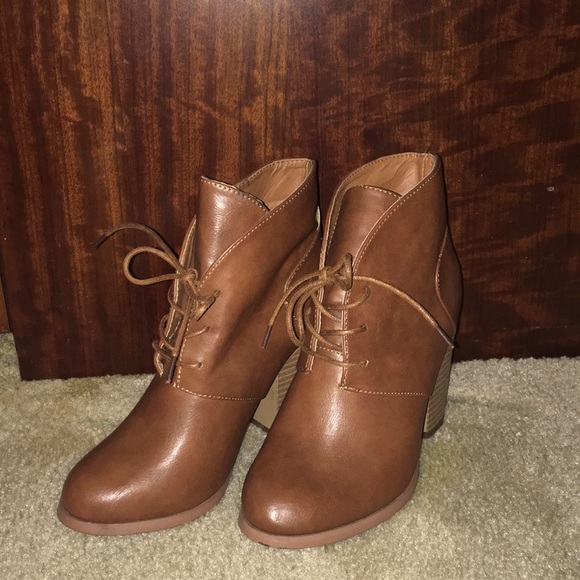 Tan leather booties - Picture 1 of 2